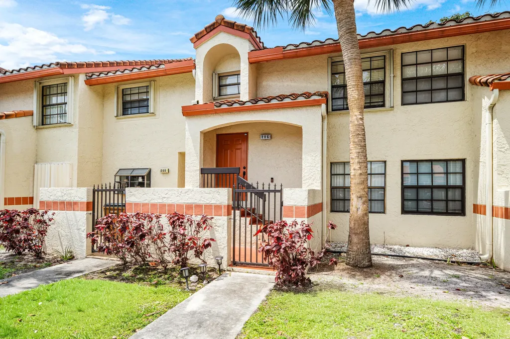 206 Congressional Way Deerfield Beach FL 33442