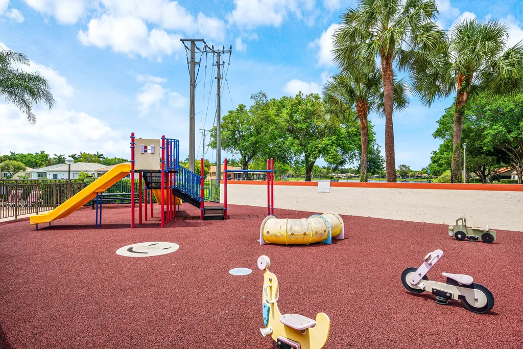 206 Congressional Way Deerfield Beach FL 33442