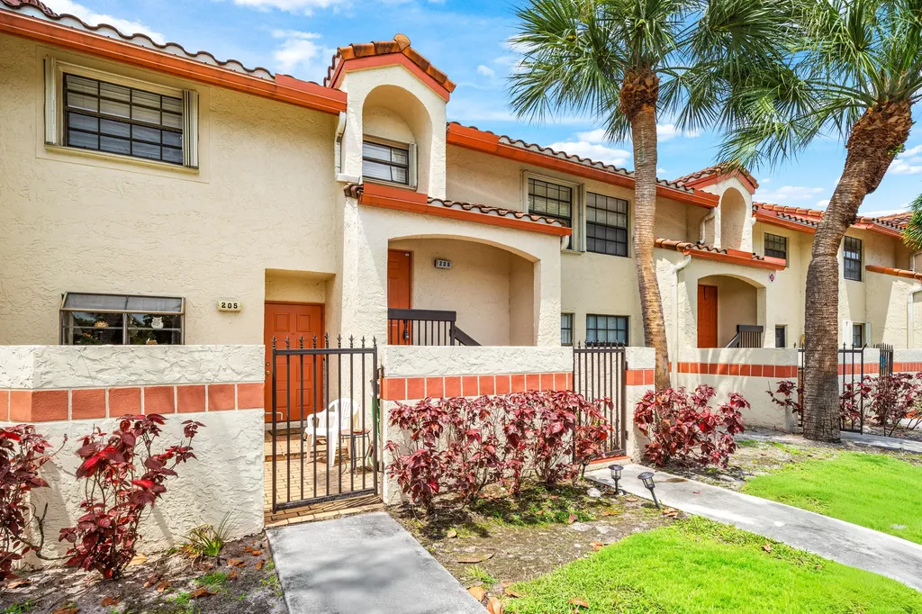 206 Congressional Way Deerfield Beach FL 33442