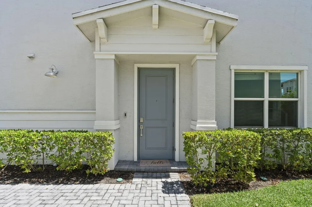 840 SE Grovebush Lane Port St Lucie FL 34984