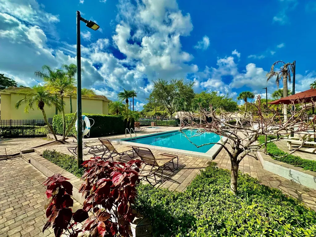 640 Cypress Club Way Deerfield Beach FL 33064