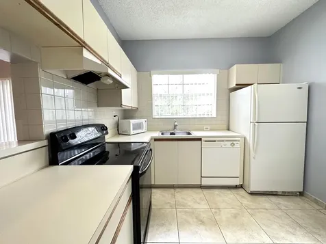 640 Cypress Club Way Deerfield Beach FL 33064