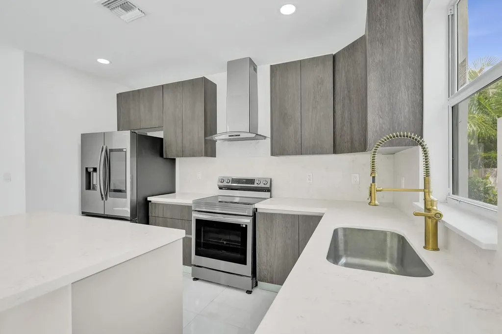 1213 W Las Olas Boulevard Fort Lauderdale FL 33312
