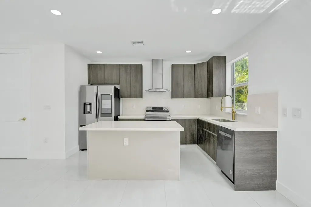 1213 W Las Olas Boulevard Fort Lauderdale FL 33312