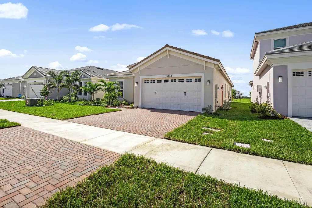 14208 Lacebark Lane Westlake FL 33470