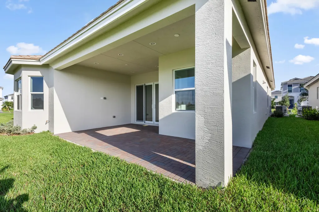 14208 Lacebark Lane Westlake FL 33470
