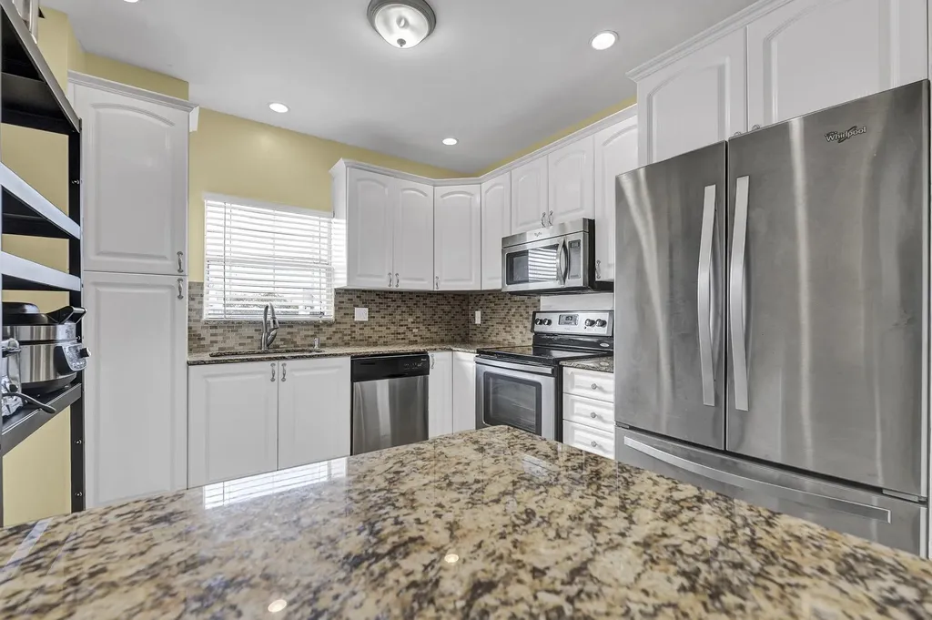 953 SE 10th Deerfield Beach FL 33441