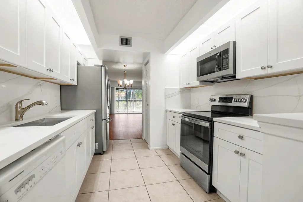 1200 SW 130th Avenue Pembroke Pines FL 33027