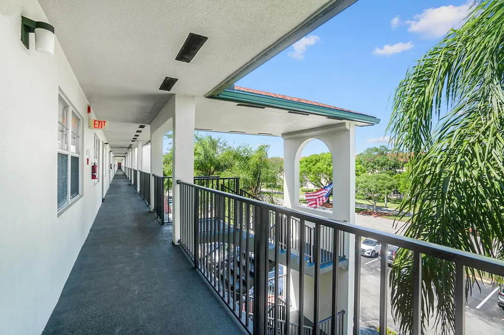 1200 SW 130th Avenue Pembroke Pines FL 33027