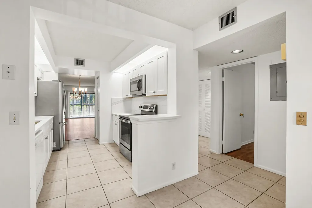 1200 SW 130th Avenue Pembroke Pines FL 33027