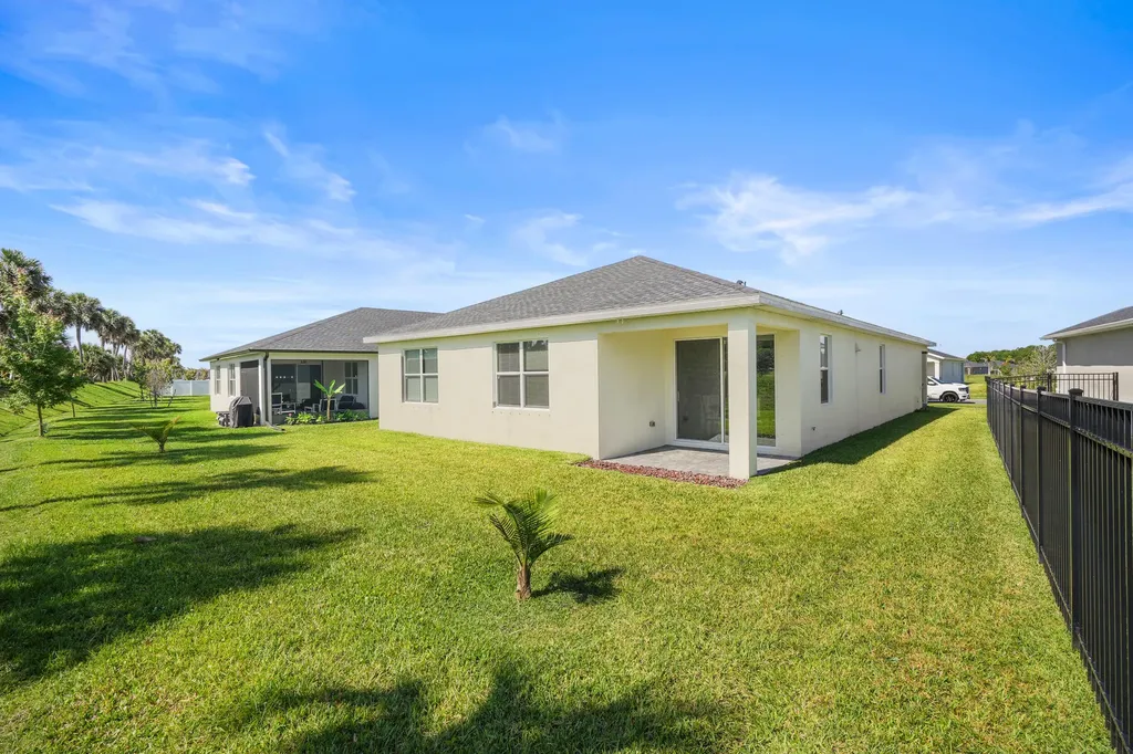 8588 Dahlia Circle Port St Lucie FL 34986