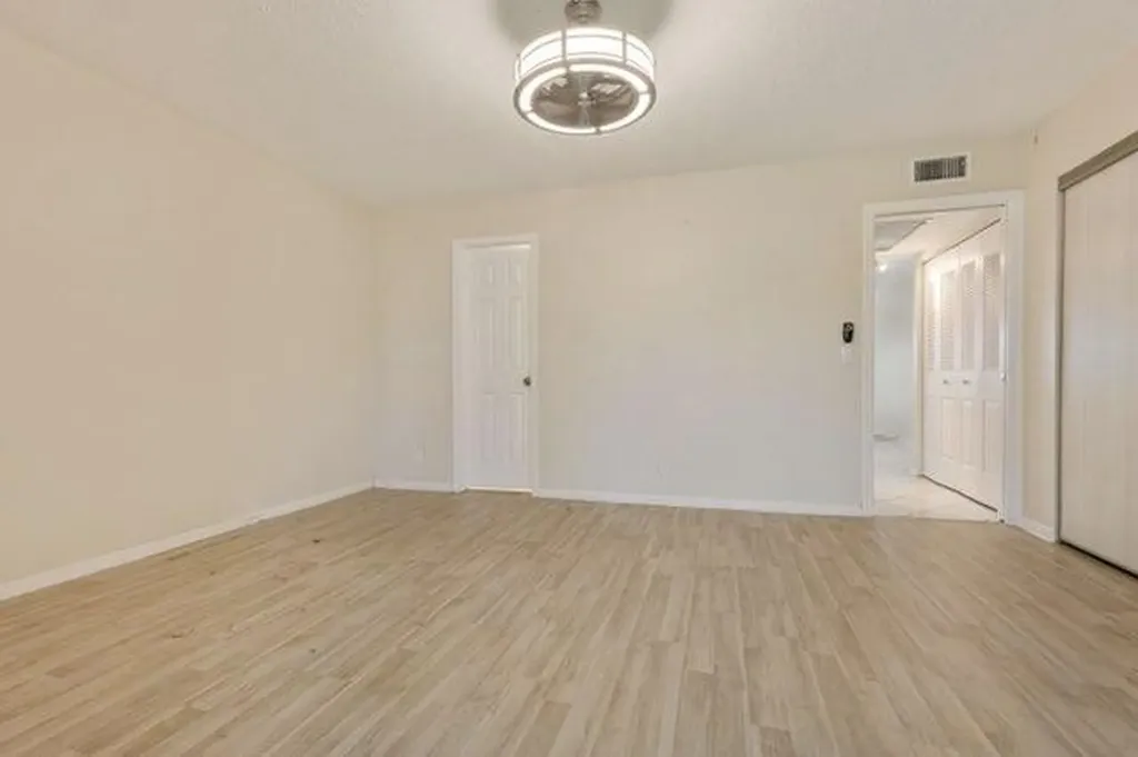 4028 Berkshire Deerfield Beach FL 33442