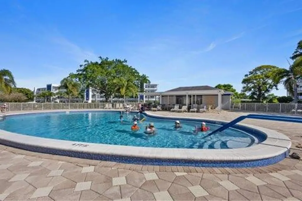 4028 Berkshire Deerfield Beach FL 33442