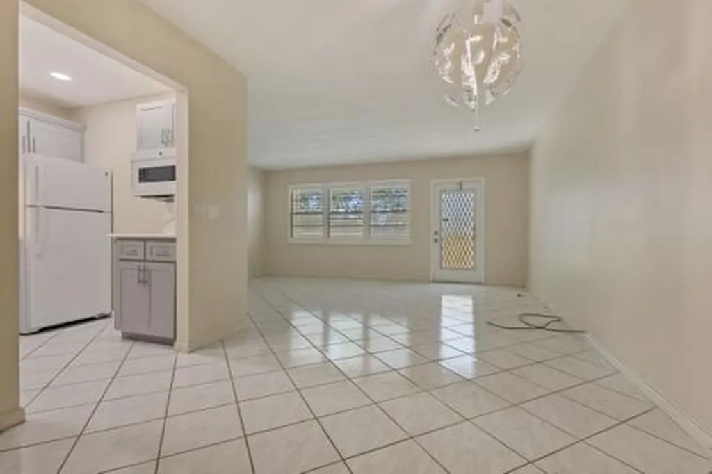 4028 Berkshire Deerfield Beach FL 33442