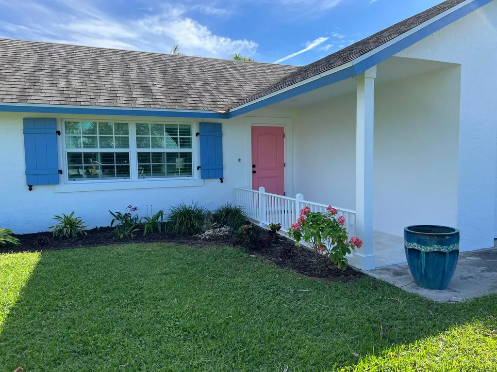 8014 SE Carlton Street Hobe Sound FL 33455