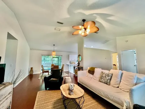 8014 SE Carlton Street Hobe Sound FL 33455