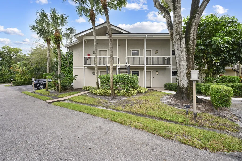 11863 Wimbledon Circle Wellington FL 33414