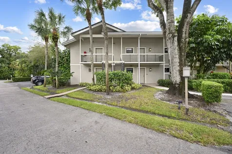 11863 Wimbledon Circle Wellington FL 33414