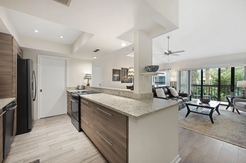 11863 Wimbledon Circle Wellington FL 33414