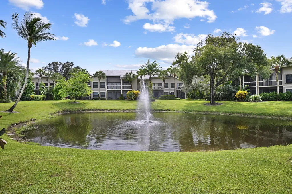 11863 Wimbledon Circle Wellington FL 33414