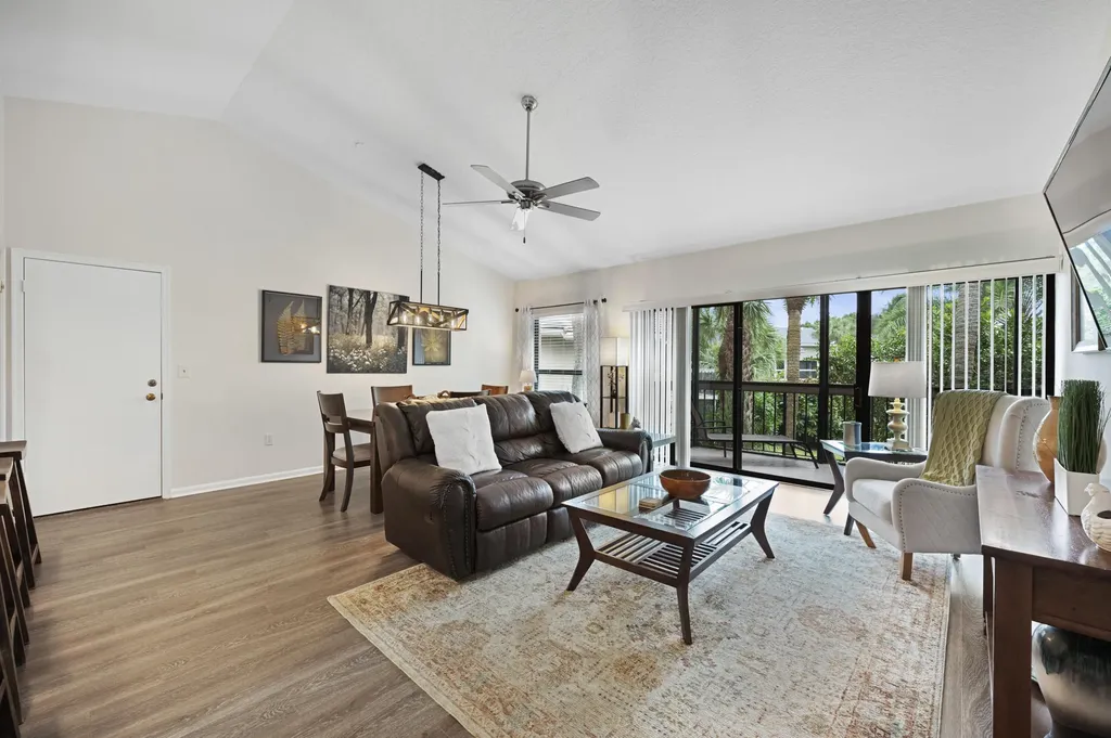 11863 Wimbledon Circle Wellington FL 33414