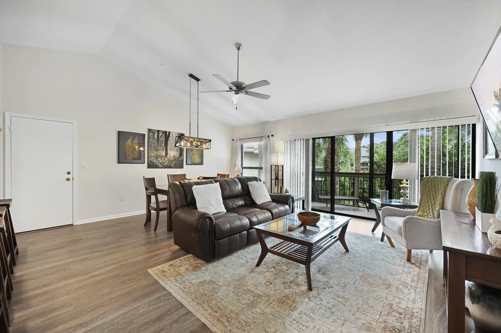 11863 Wimbledon Circle Wellington FL 33414