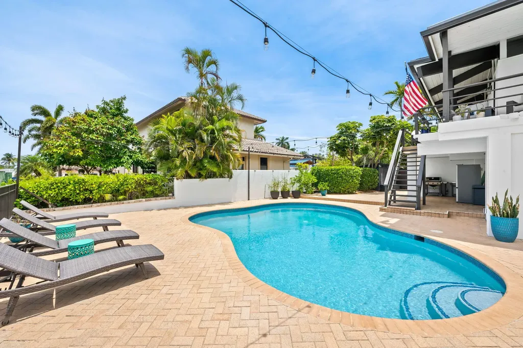 2965 NE 19th Street Pompano Beach FL 33062