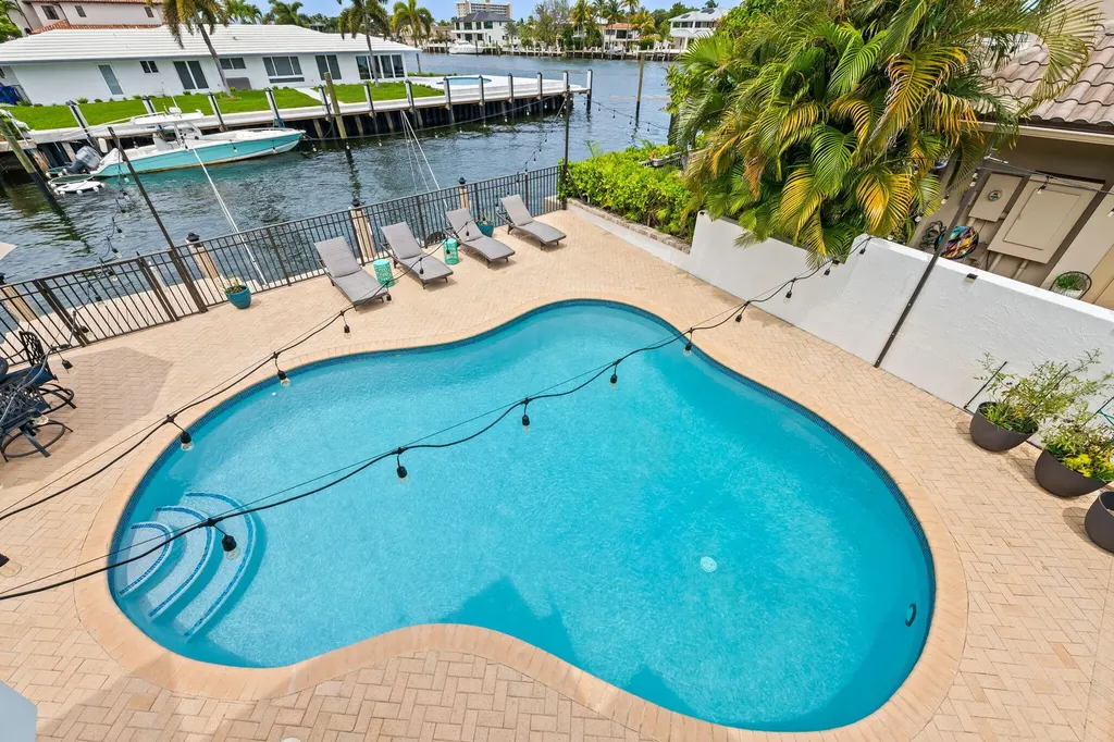 2965 NE 19th Street Pompano Beach FL 33062