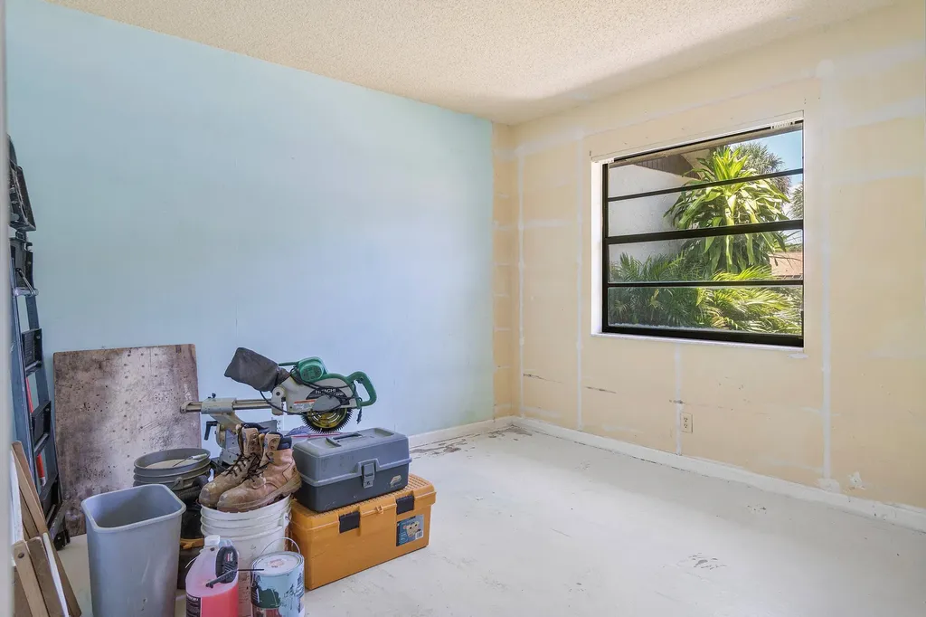 5 Via De Casas Norte Boynton Beach FL 33426