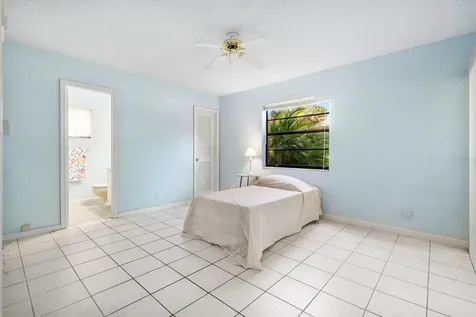 5 Via De Casas Norte Boynton Beach FL 33426