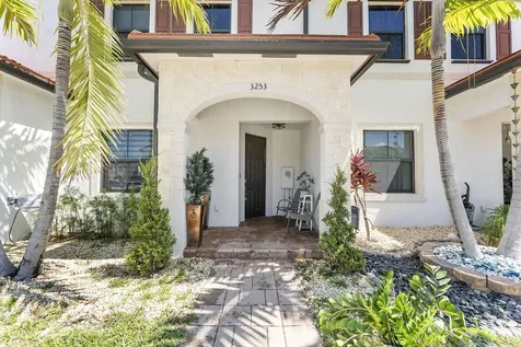3253 W 106th Terrace Hialeah FL 33018