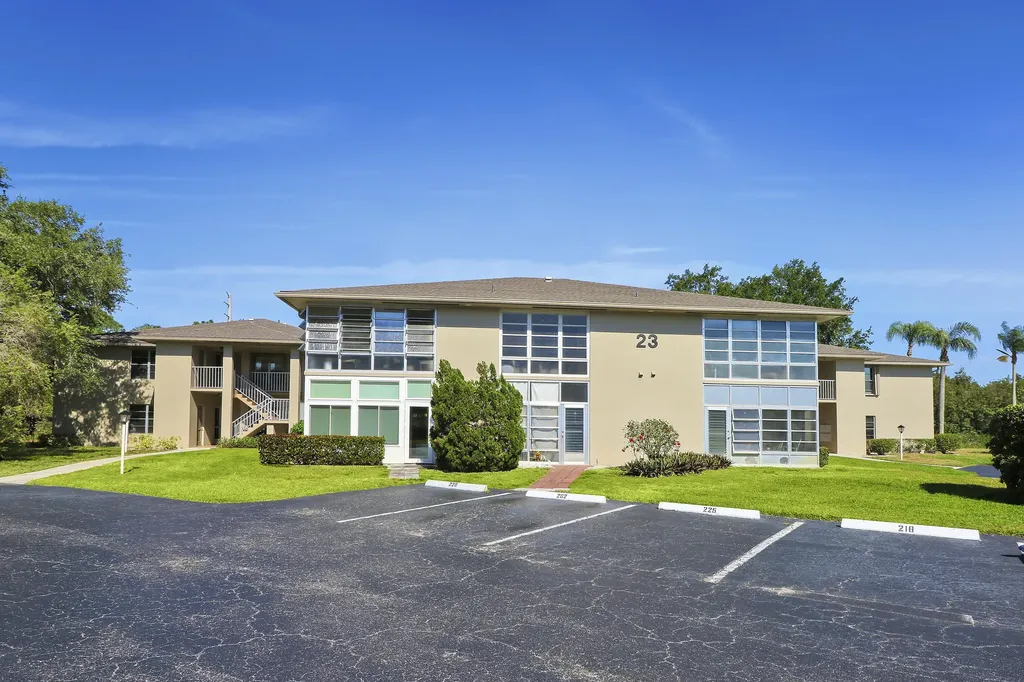 23 Lake Vista Trail Port St Lucie FL 34952