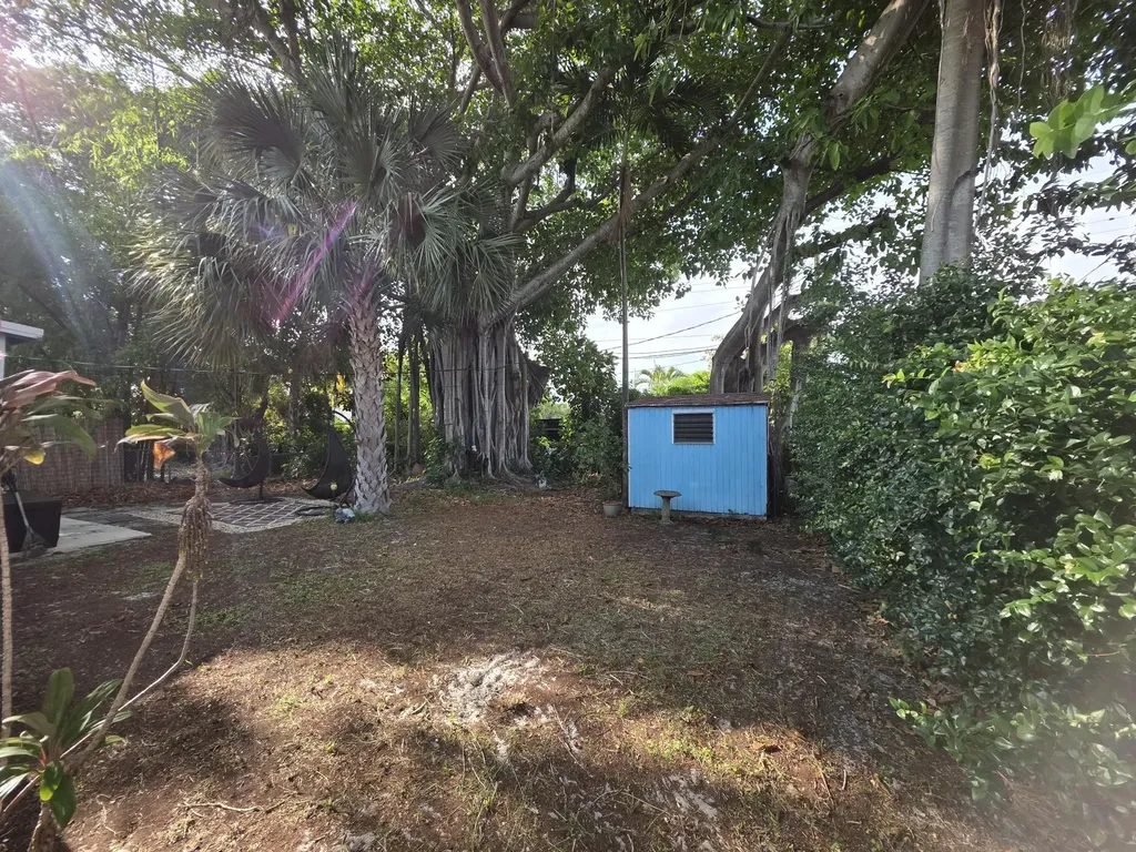 819 Valley Forge Road West Palm Beach FL 33405