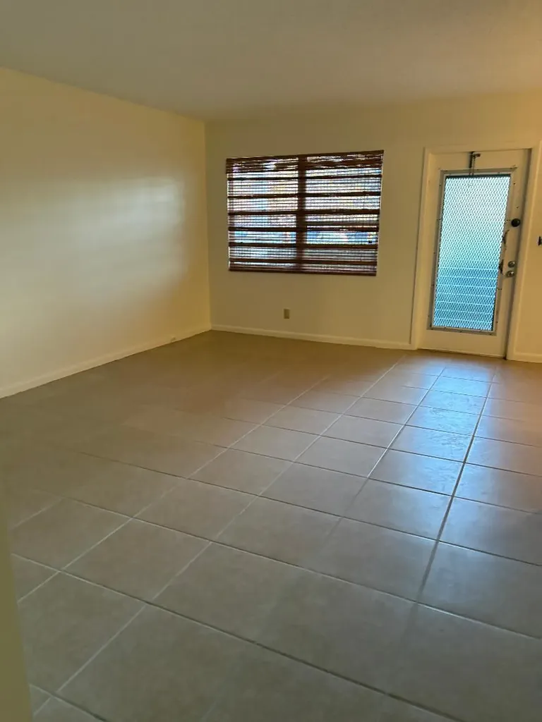 1019 Newport G Deerfield Beach FL 33442