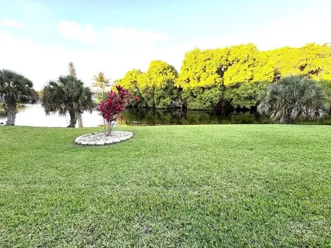 1019 Newport G Deerfield Beach FL 33442
