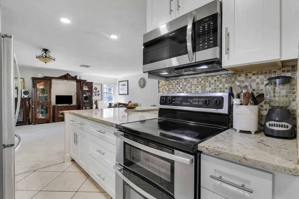 3336 Ave Villandry Delray Beach FL 33445