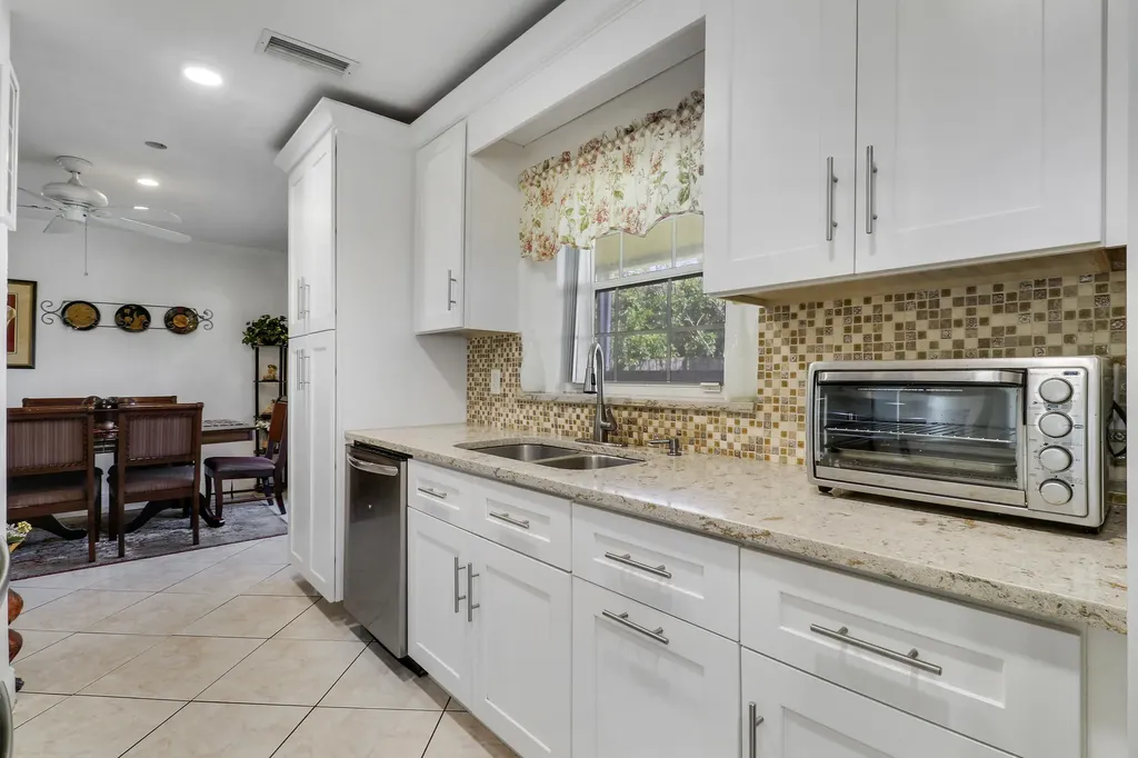 3336 Ave Villandry Delray Beach FL 33445