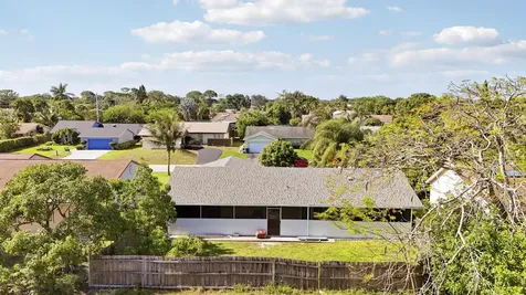 3336 Ave Villandry Delray Beach FL 33445