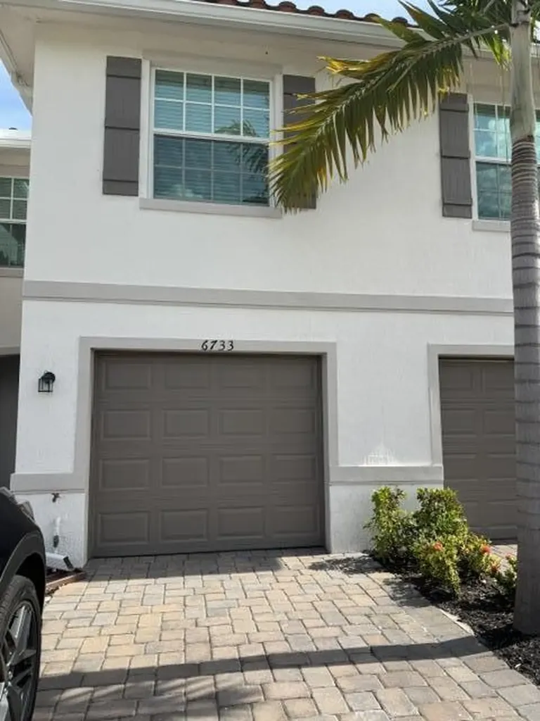 6733 Broadwater Lane Greenacres FL 33467