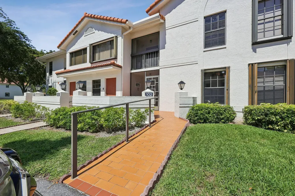 9681 E Sills Drive E Boynton Beach FL 33437