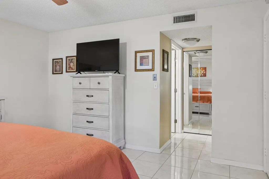 9681 E Sills Drive E Boynton Beach FL 33437