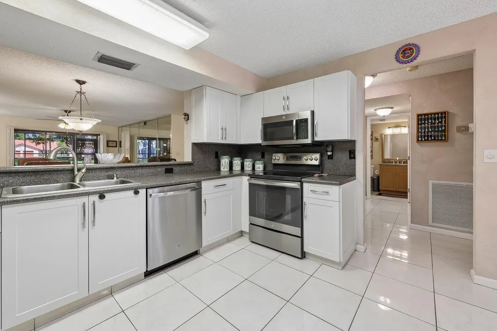 9681 E Sills Drive E Boynton Beach FL 33437