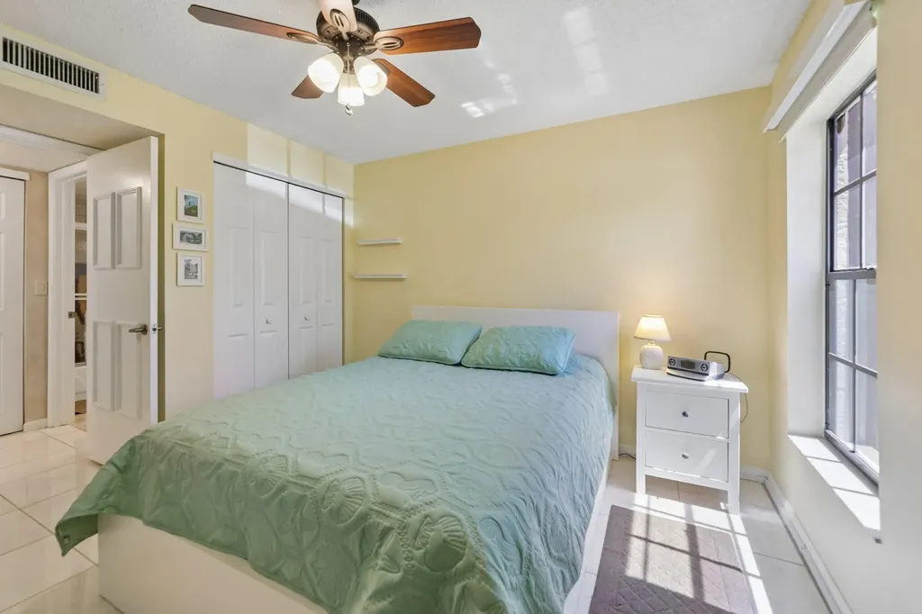 9681 E Sills Drive E Boynton Beach FL 33437