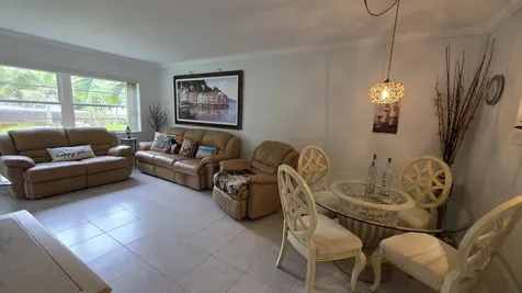 5161 W Oakland Park Boulevard Lauderdale Lakes FL 33313