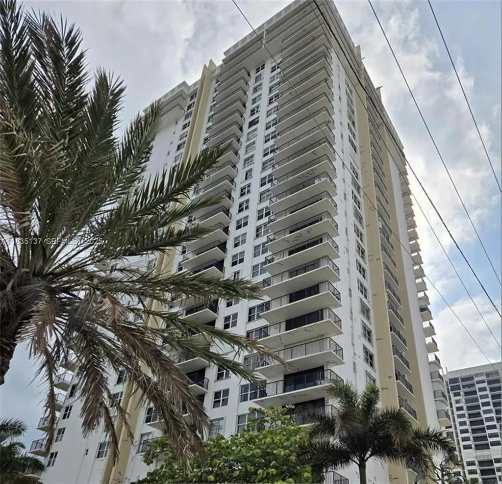 2201 S Ocean Drive Hollywood FL 33019