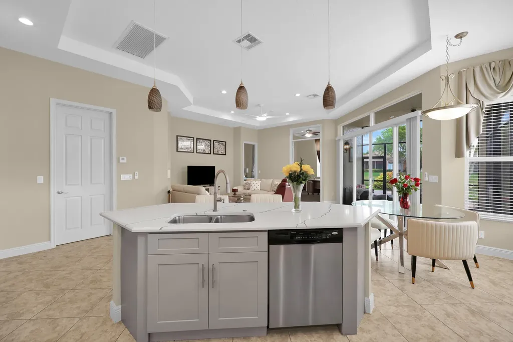 9377 Via Grande W Wellington FL 33411