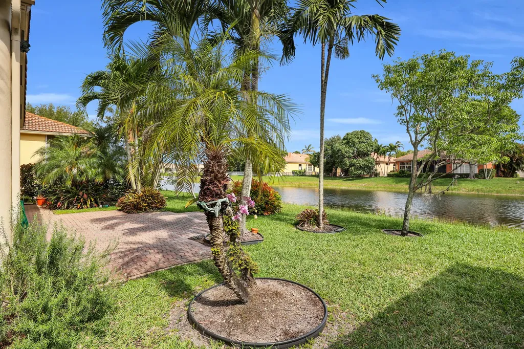 9377 Via Grande W Wellington FL 33411