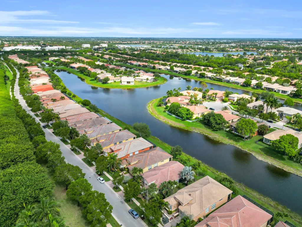 9377 Via Grande W Wellington FL 33411