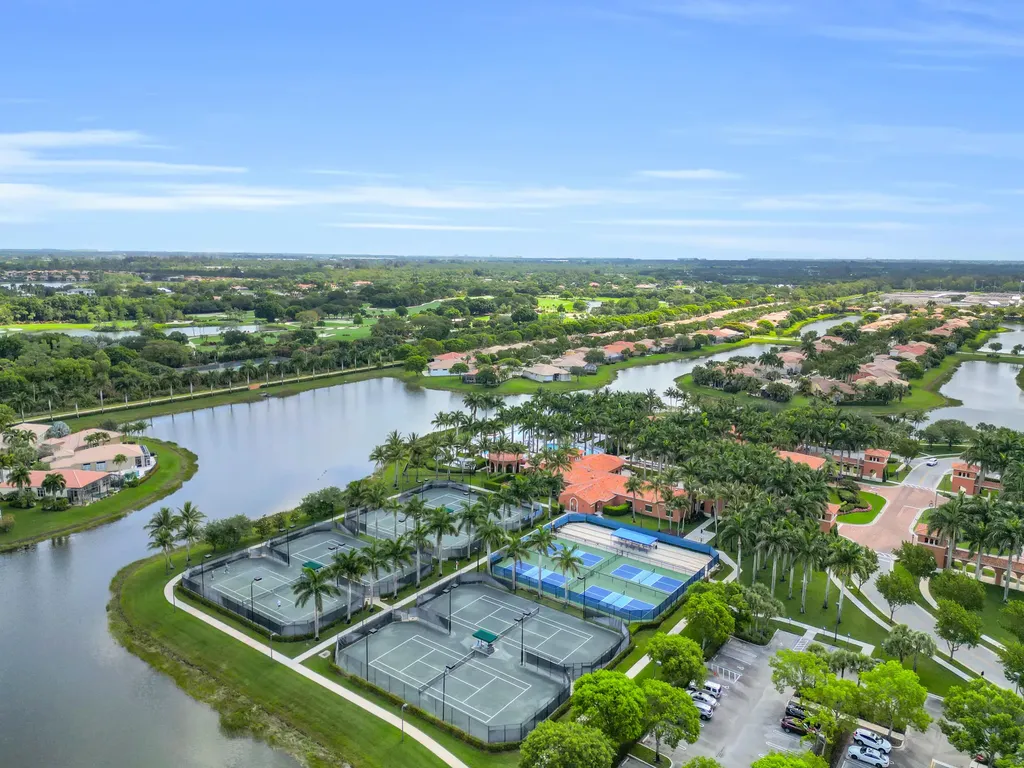 9377 Via Grande W Wellington FL 33411