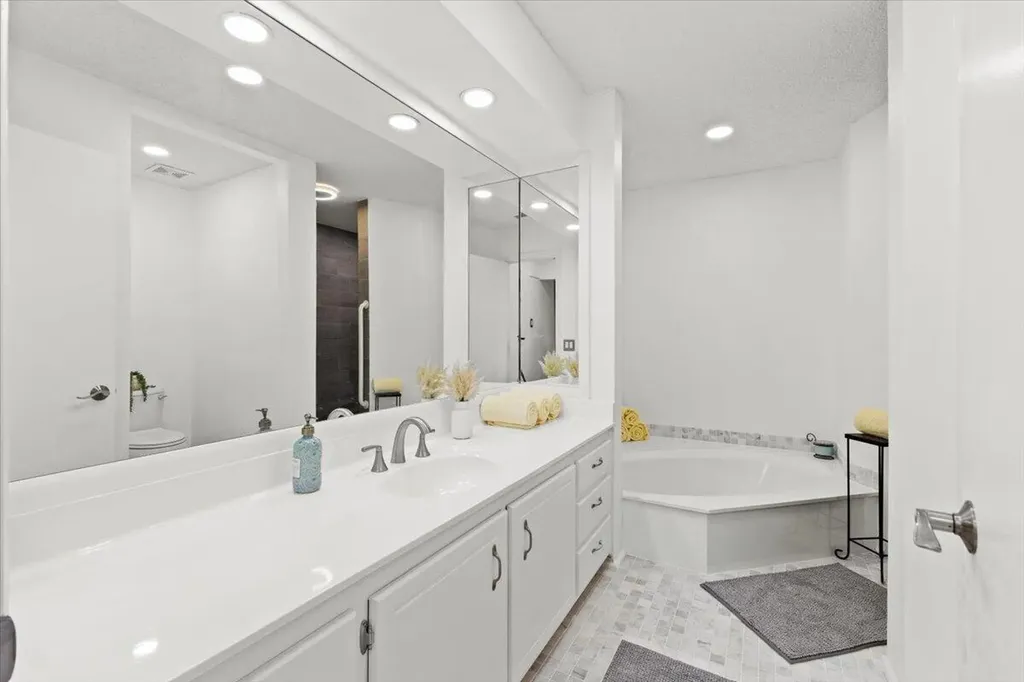 2350 NW 105th Terrace Coral Springs FL 33065